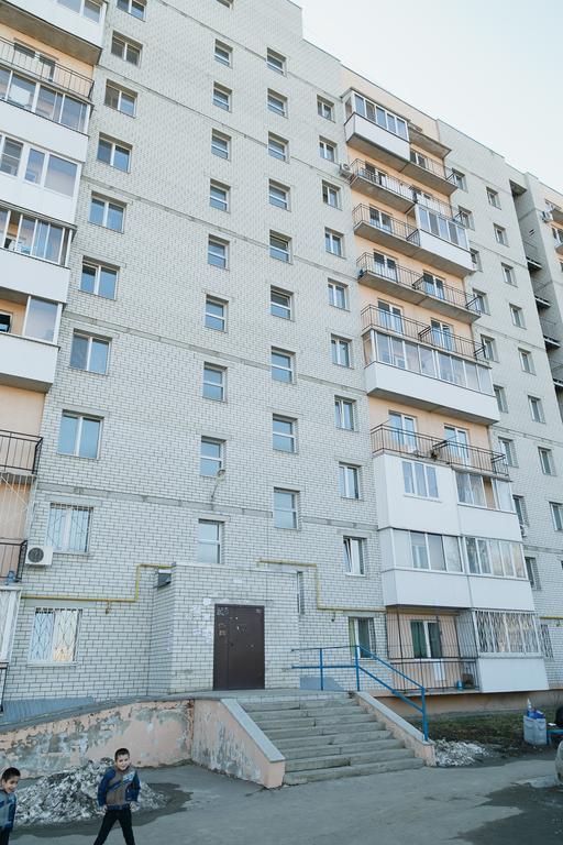 Apartments Na Lugovaya 67/69 Szaratov Szoba fotó